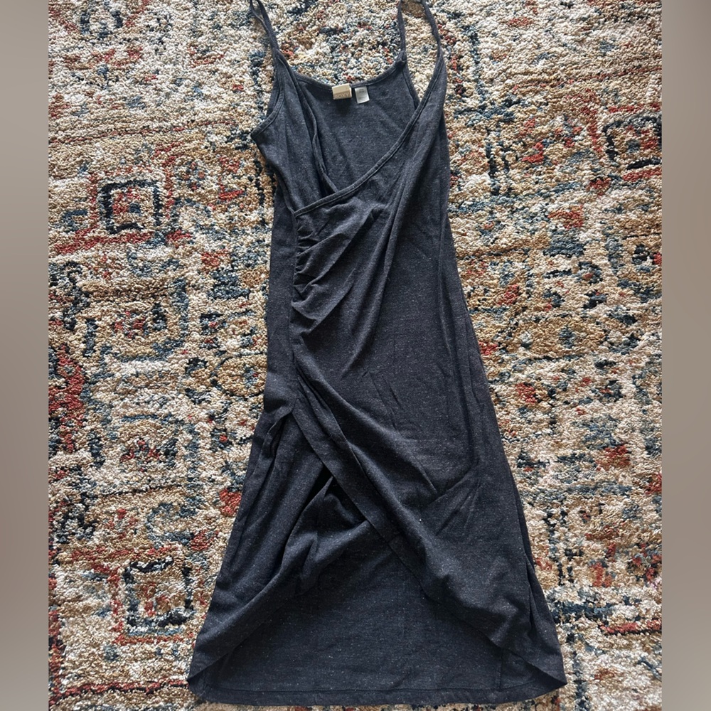 Roxy: Side scrunch beach dress Size: Small